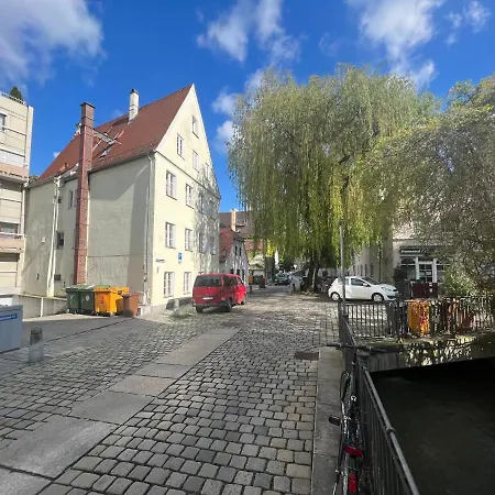 Liboria I Als Gruppe Im Denkmal Augsburgs * אוגסבורג