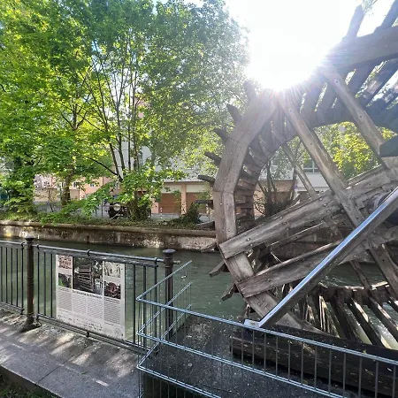 Liboria I Als Gruppe Im Denkmal Augsburgs * Augsburg